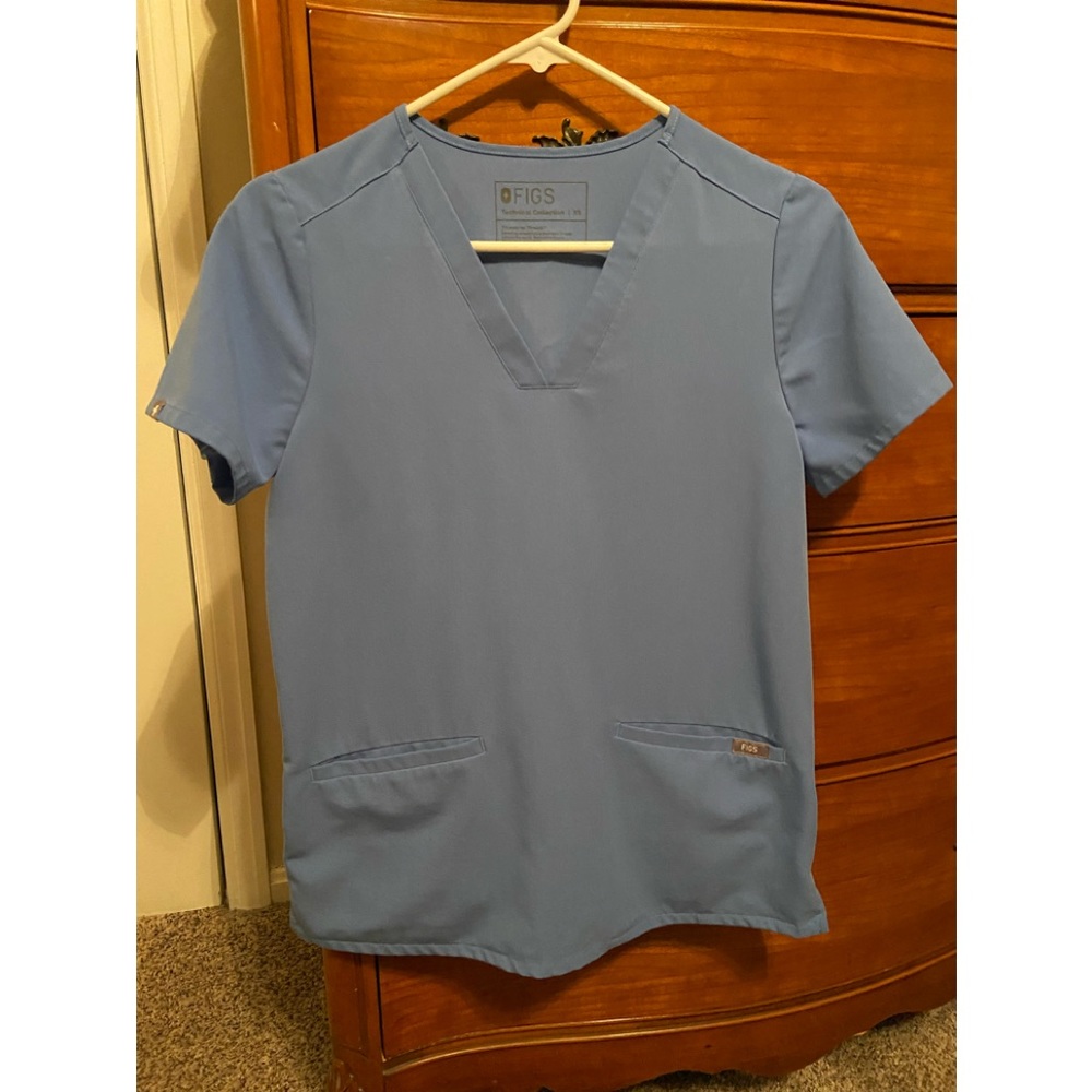 Figs XS scrub top